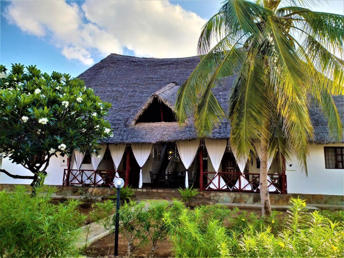 Karibuni Jeds Villas 85 & 86 Mambrui ภายนอก รูปภาพ
