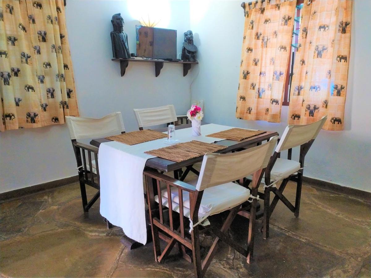 Karibuni Jeds Villas 85 & 86 Mambrui ภายนอก รูปภาพ