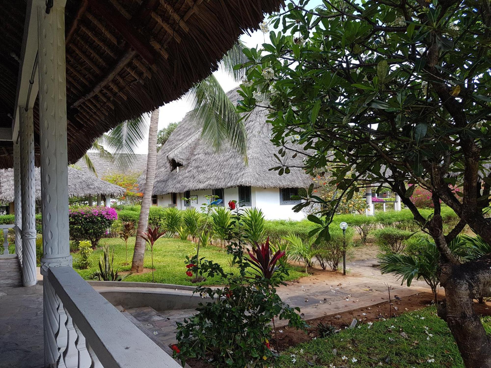 Karibuni Jeds Villas 85 & 86 Mambrui ภายนอก รูปภาพ